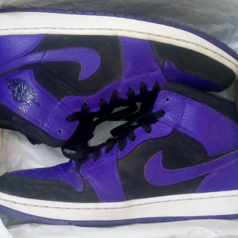 Nike Mid 1s - Picture 2 of 15